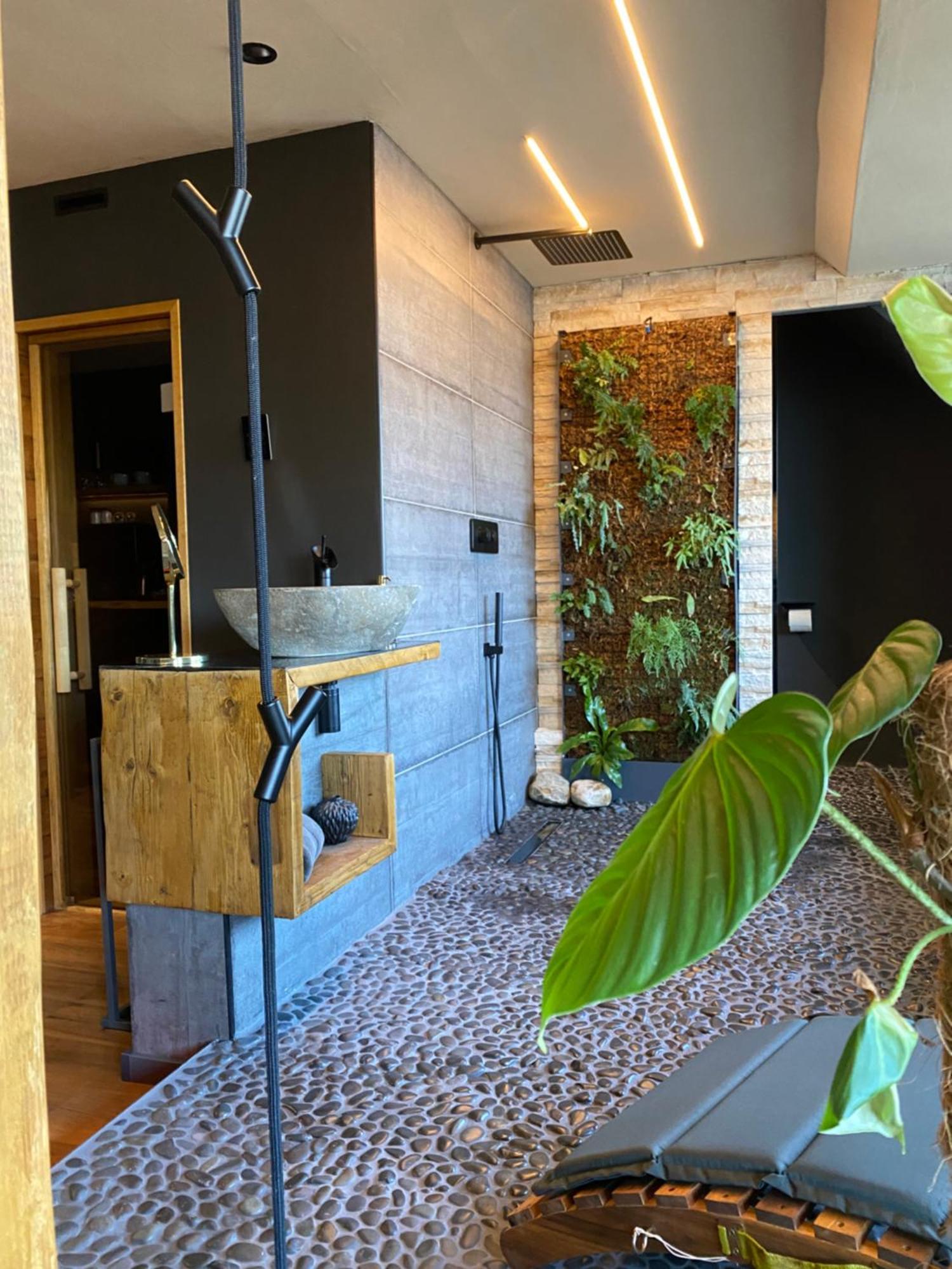 Private Wellness Suiten Mit Whirlpool 埃森 外观 照片