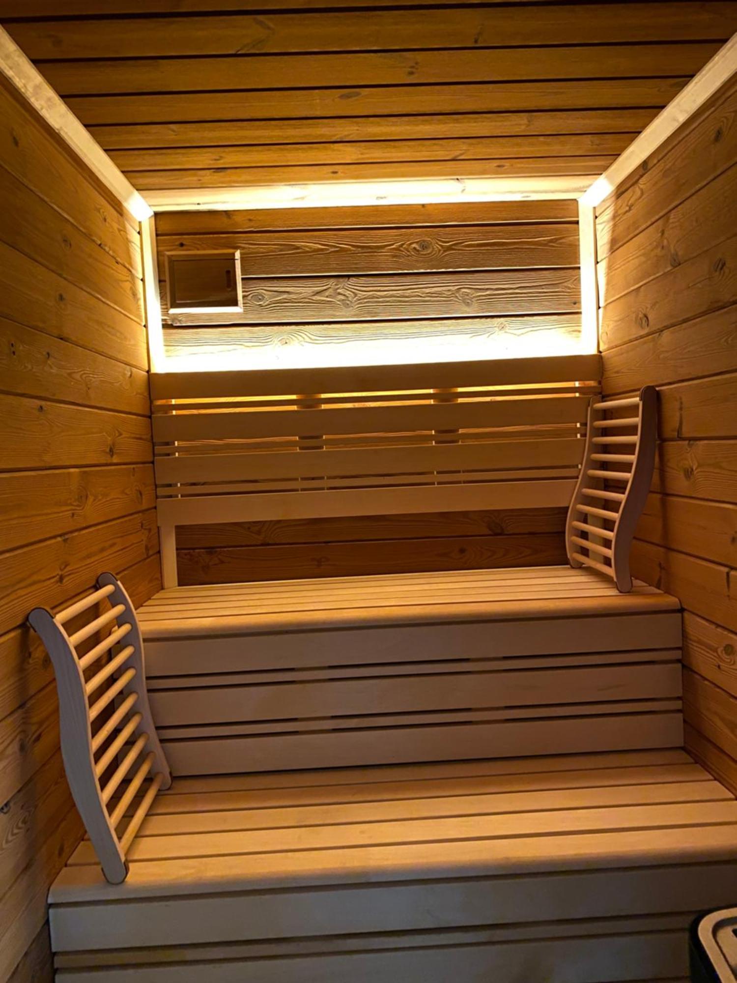 Private Wellness Suiten Mit Whirlpool 埃森 外观 照片