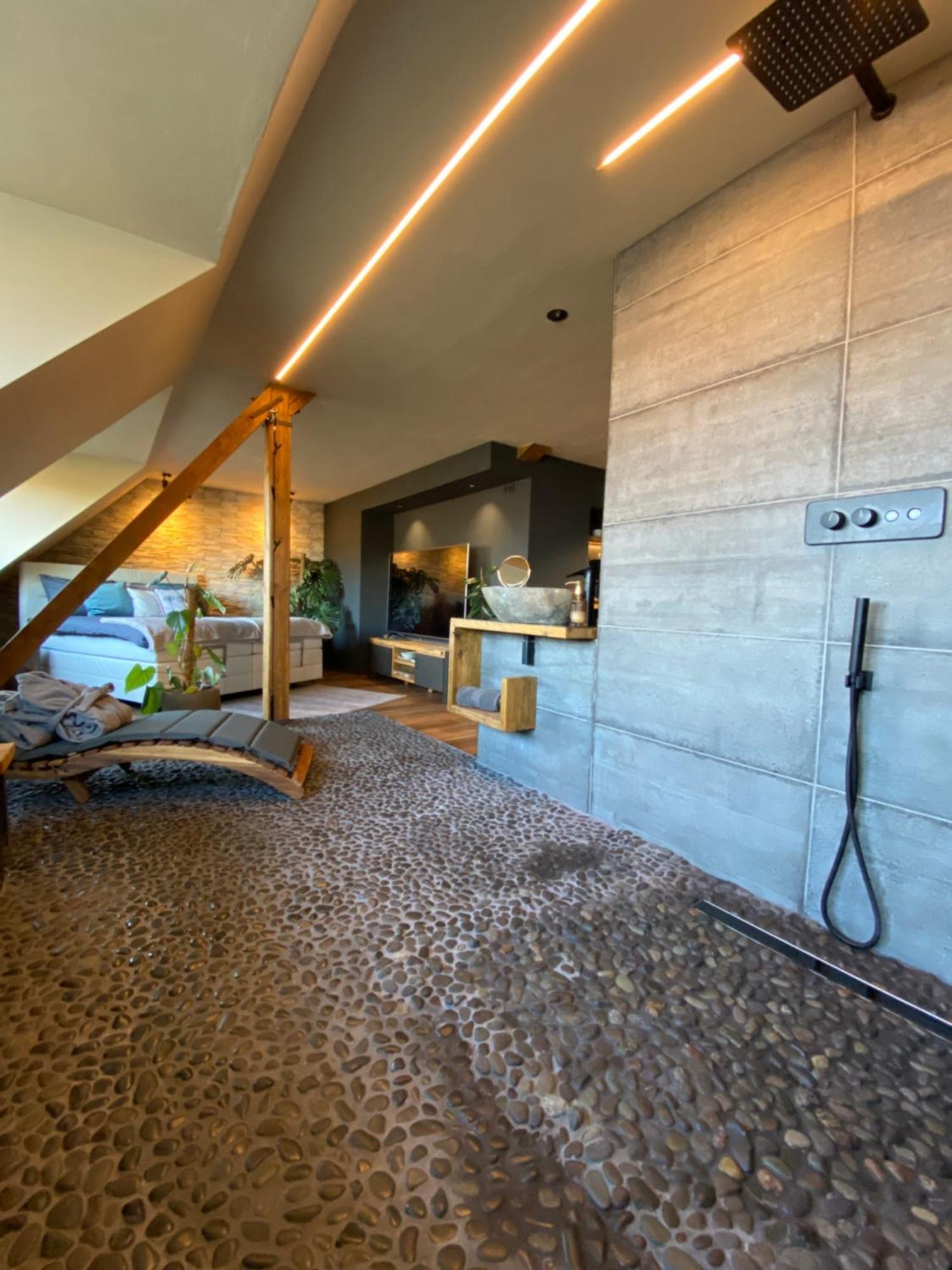 Private Wellness Suiten Mit Whirlpool 埃森 外观 照片