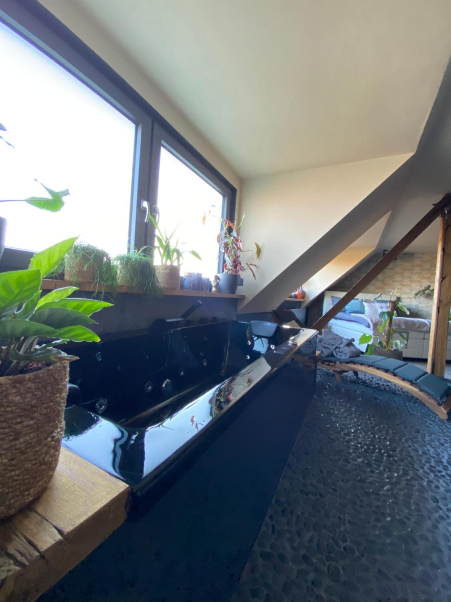 Private Wellness Suiten Mit Whirlpool 埃森 外观 照片